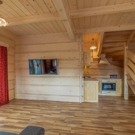 Chalet W Bialce Z Jacuzzi W Ogrodzie *