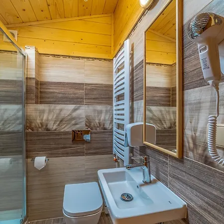 W Bialce Z Jacuzzi W Ogrodzie Chalet