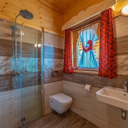 W Białce Z Jacuzzi W Ogrodzie *