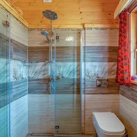 W Bialce Z Jacuzzi W Ogrodzie *