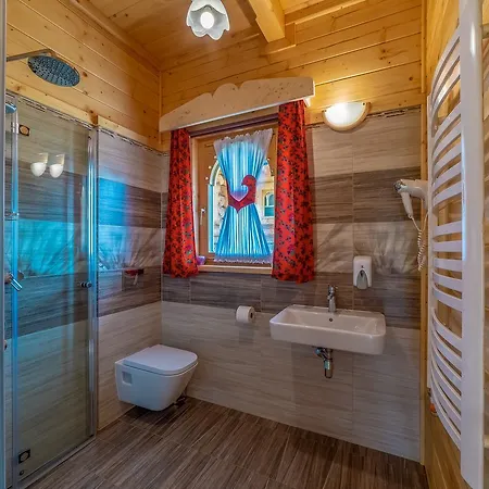 W Białce Z Jacuzzi W Ogrodzie *