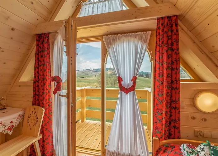 W Bialce Z Jacuzzi W Ogrodzie Dağ evi *